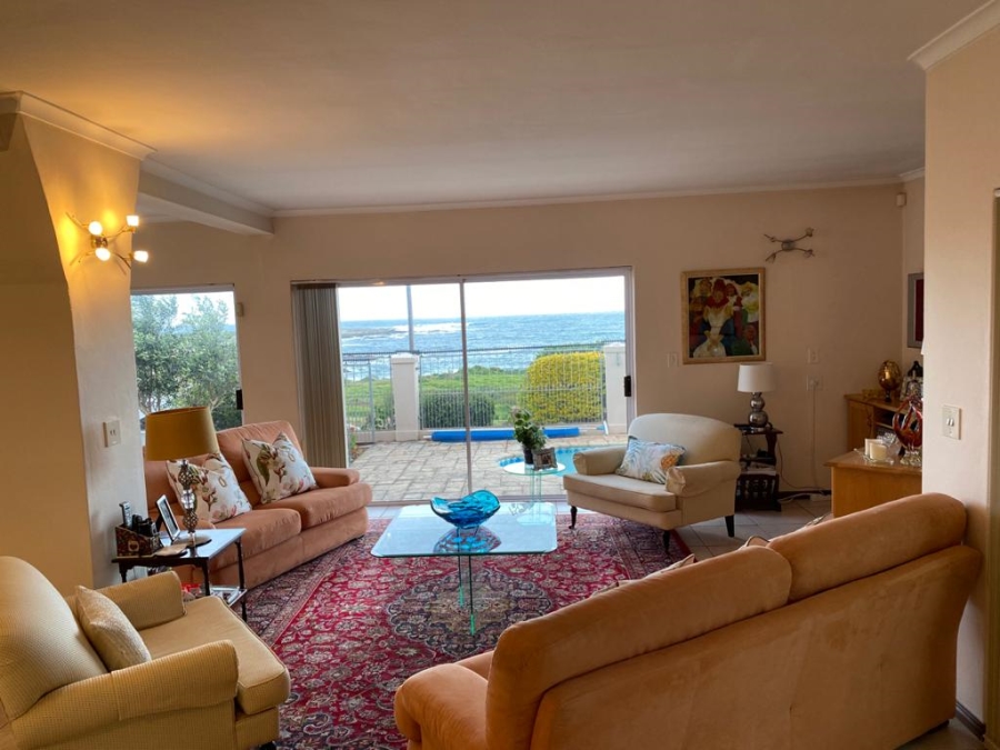 5 Bedroom Property for Sale in Sandbaai Western Cape